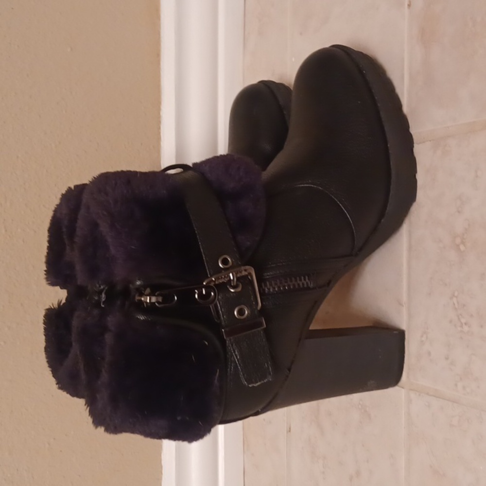 Guess Black Fur Cuff Zip NWOT Buckle Boots - 7